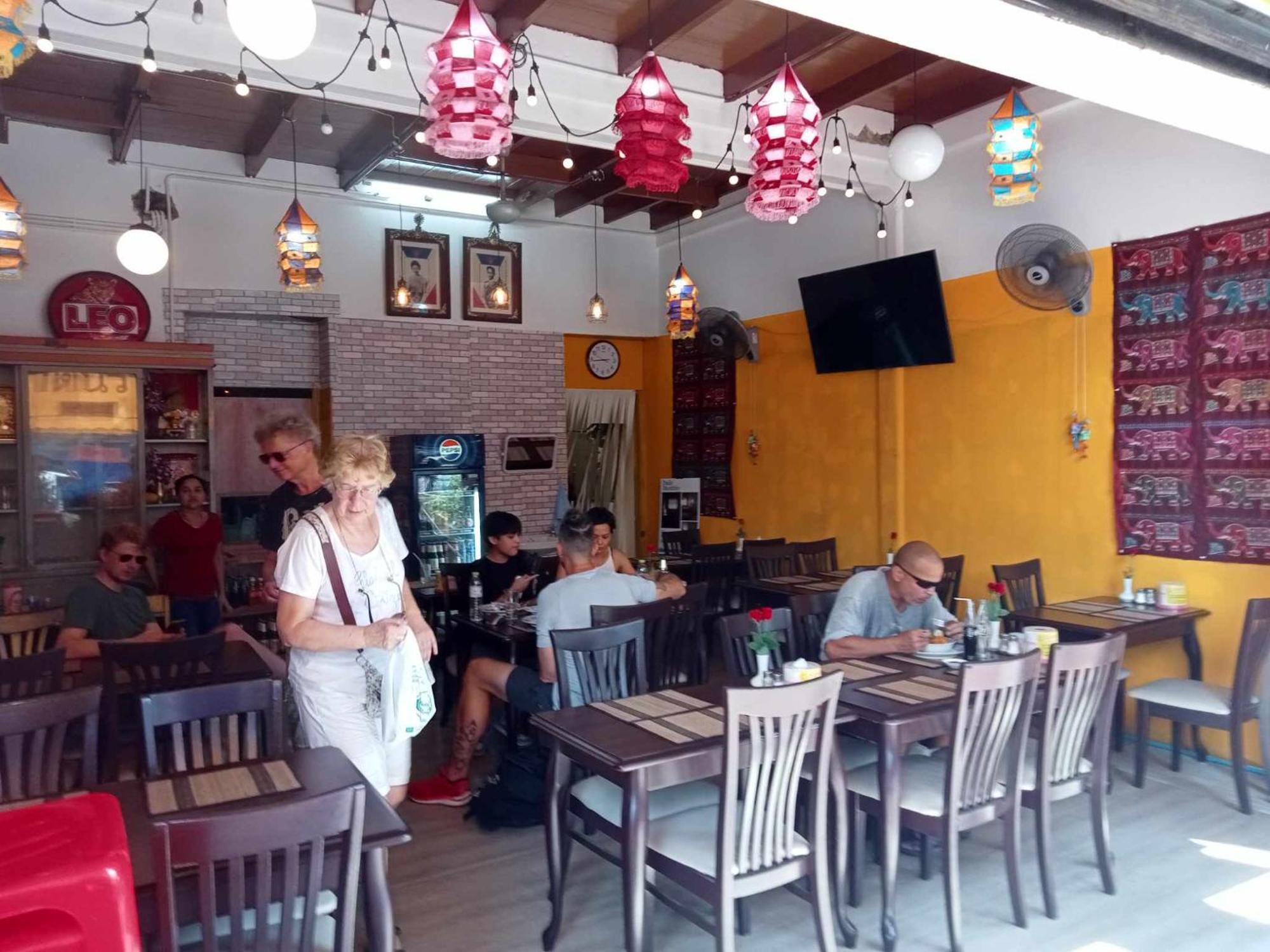 Апартаменти Bang Lumphu House&Bistro Бангкок Екстер'єр фото