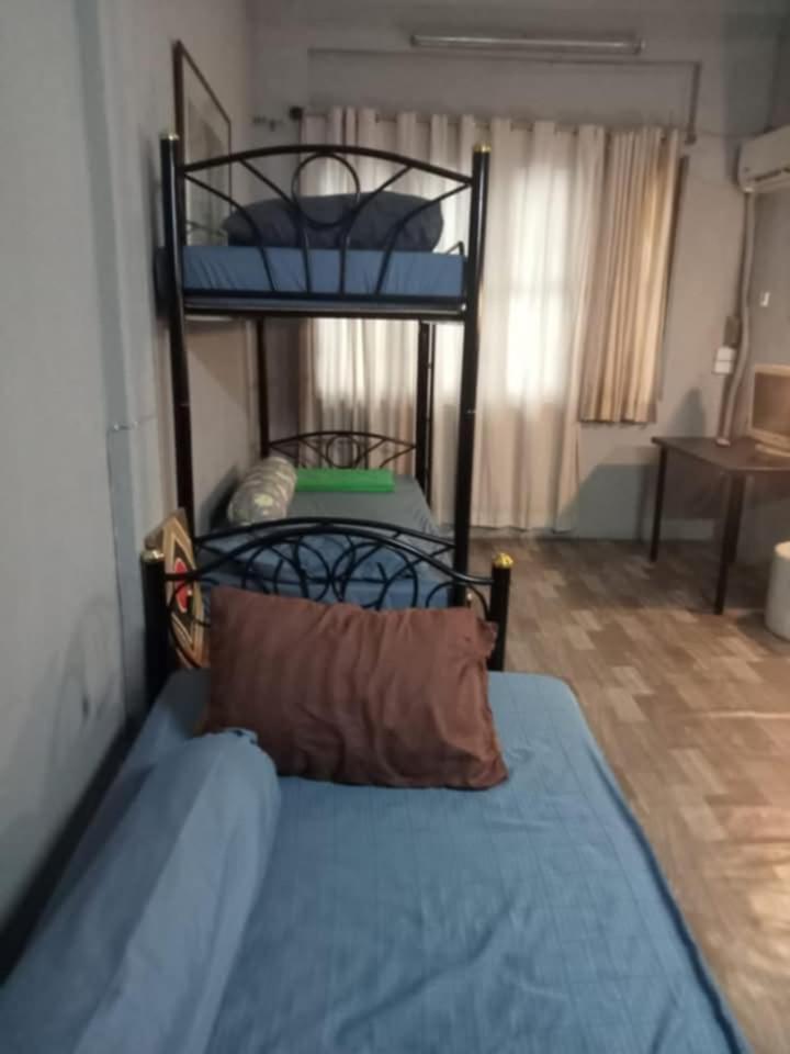Апартаменти Bang Lumphu House&Bistro Бангкок Екстер'єр фото